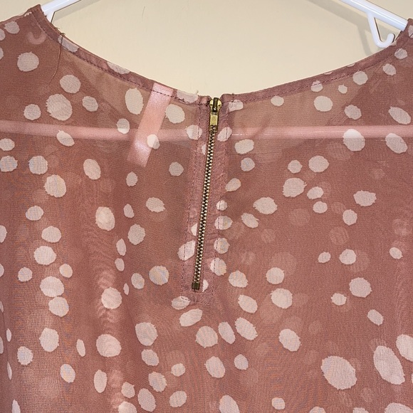 🥳Adorable Pink w/ White Polka Dots Blouse - sz M - Picture 5 of 6